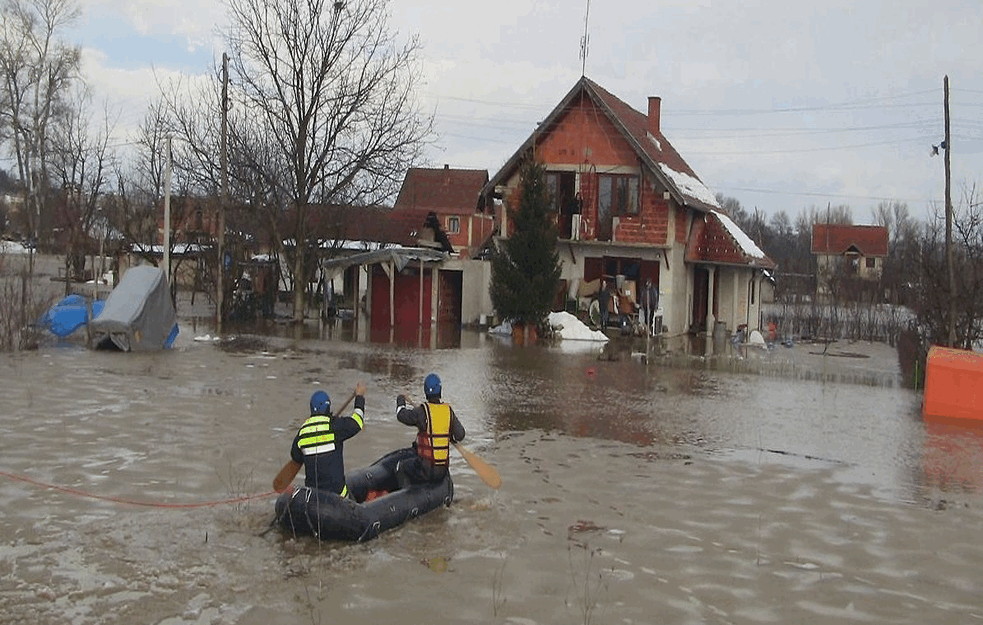 Zbog poplava, vanredno stanje proglašeno  u 14 opština